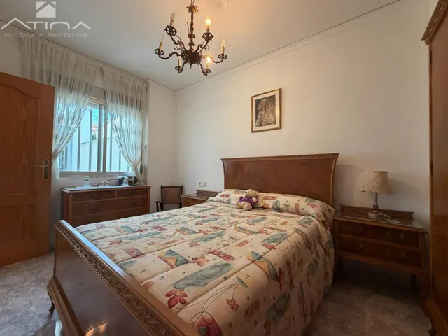 Casa de pueblo en Beniarjó con 3 dormitorios, terraza y mucho encanto. — 25