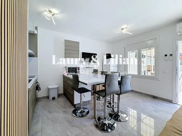 Casa reformada de 3 dormitorios, piscina y licencia turístic - foto 3