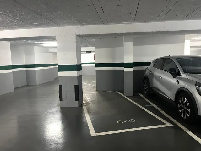 Plaza de parking en venta en calle Sardenya, Barcelona: 7,09 - foto 2