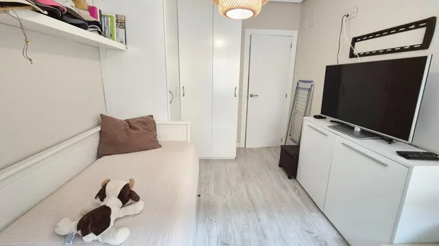 PISO VENTA SALAMANCA. Urbis te ofrece un piso reformado en venta en Garrido Sur, Salamanca. — 28