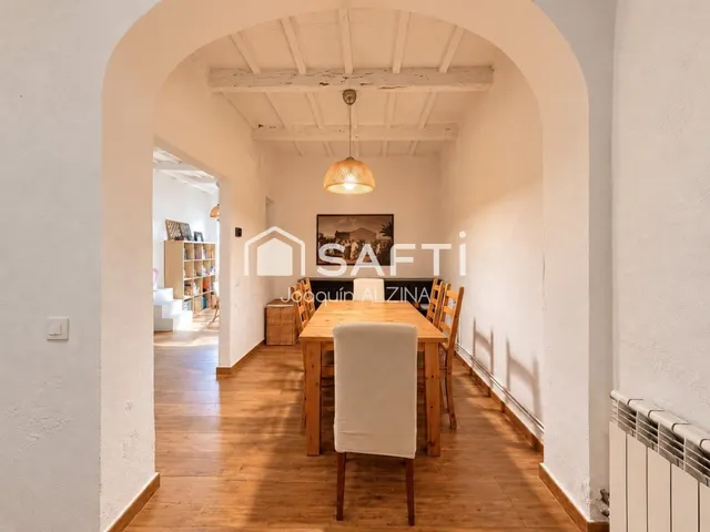 Casa céntrica con patio y 6 habitaciones en Mahón. — 15