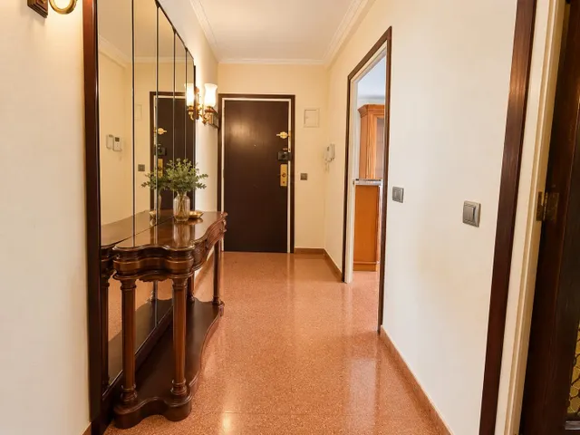 Piso de 4 habitaciones con ascensor en Manresa — 18
