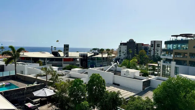 ADOSADO DE LUJO EN LA ZONA DEL DUQUE - foto 5