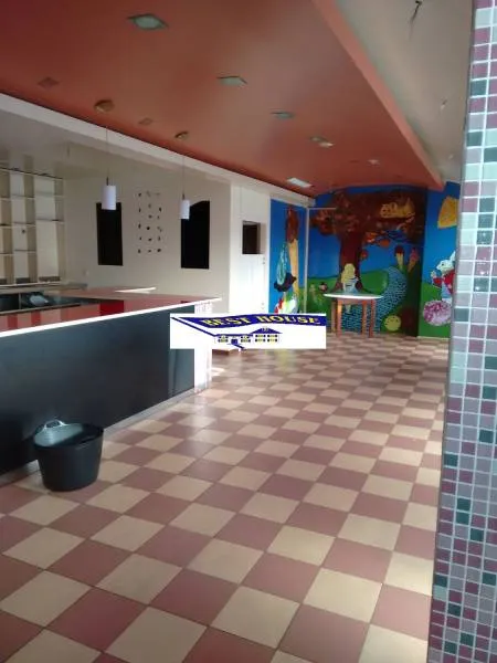 LOCAL COMERCIAL EQUIPADO PARA HOSTELERÍA. — 6