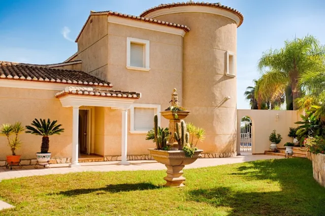 MAJESTUOSA VILLA CON VISTAS AL MAR, CERCA DE LA PLAYA DE LA  - foto 5