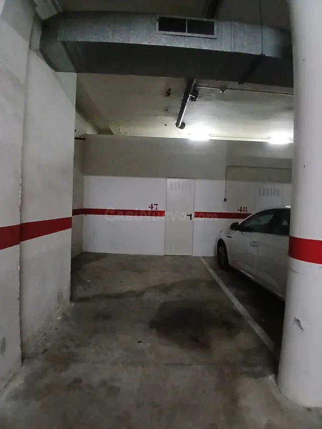 Amplia Plaza de Parking en El Tancat, El Vendrell - Solo €55 - foto 2