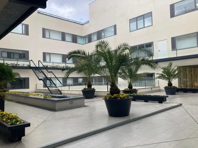 ALQUILER DE OFICINA, EN CENTRO DE EMPRESAS — 6
