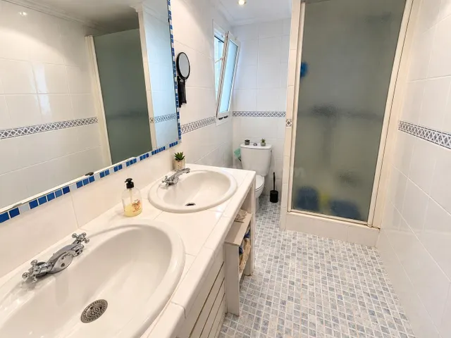Un hogar amplio y luminoso de 4 habitaciones en Gilet - foto 5