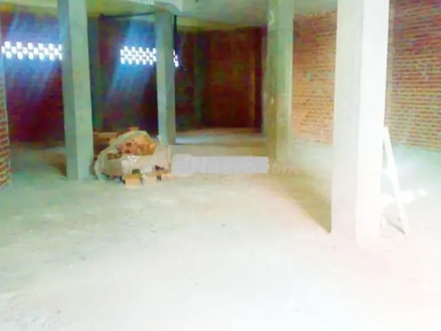 Local comercial 193m² en alquiler - La Parda