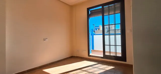 PRECIOSO DÚPLEX ADOSADO ESTILO MEDITERRÁNEO — 32