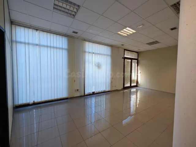 ¡LOCAL COMERCIAL EN ALQUILER CON EXCELENTE VISIBILIDAD! - foto 5