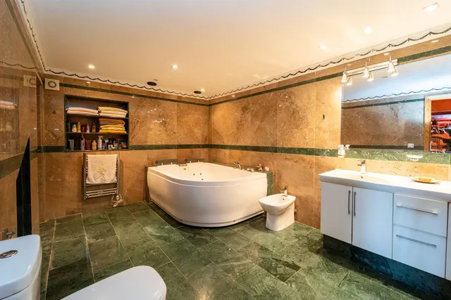 Chalet 4 habitaciones 400m² en venta - Centro — 50