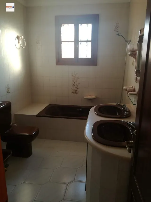 Casa independiente en parcela de 975 m2 con piscina — 29