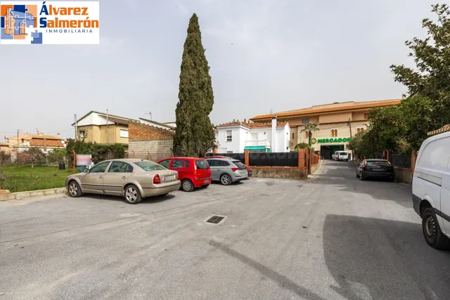 Solar urbano para construir tu chalet en la entrada de Cájar