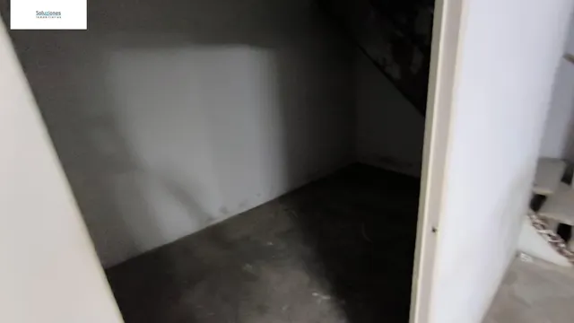 LOCAL DE 1100 M2 EN ZONA FERIA — 36