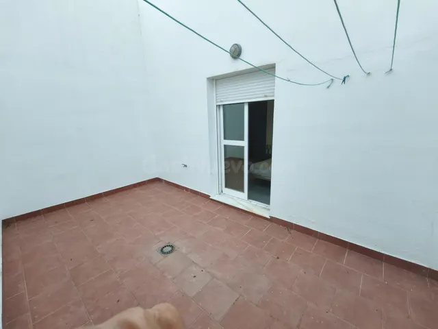 Piso en Planta Baja con Espacios Exteriores Privados! — 12