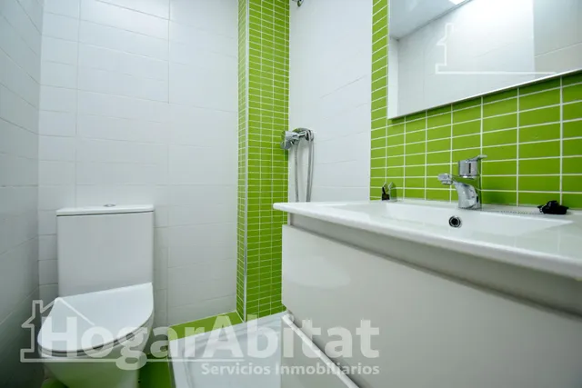 Bonito, luminoso y reformado con gran terraza, balcón y ascensor, cerca del centro — 27