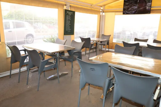 Local comercial 400m² en venta - Playa del cura — 41