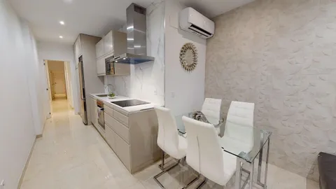 Oportunidad única: Local comercial adaptado a vivienda en Carlos III, Córdoba por 120.000€