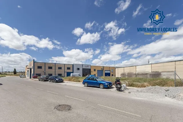 GRAN PARCELA EN ESQUINA CON 965 m2 Y 70 METROS DE FACAHADA, 
