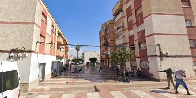 Se vende Piso OKUPADO en Calle Saturno 4 Roquetas de Mar, (A