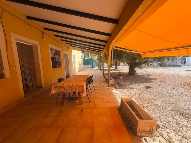 DOS CASAS EN UNA EN MATOLA SOLO EN ALQUILER — 44