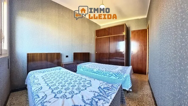 OPORTUNIDAD Casa con mucho terreno y varios garajes — 28