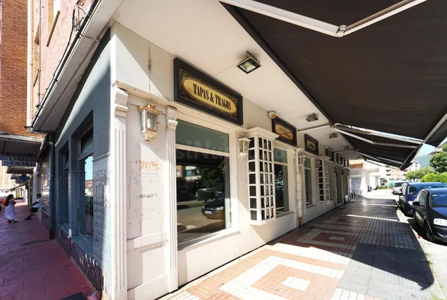 Espacio comercial versátil con seis plazas de garaje en Los  - foto 3
