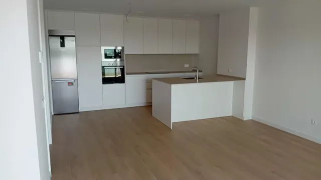 PISO DE NUEVA CONSTRUCCIÓN EN ZONA DE CIUTAT JARDÍ — 16