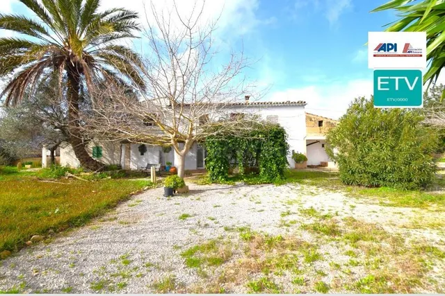 Finca rústica con casa de campo con licencia vacacional en P