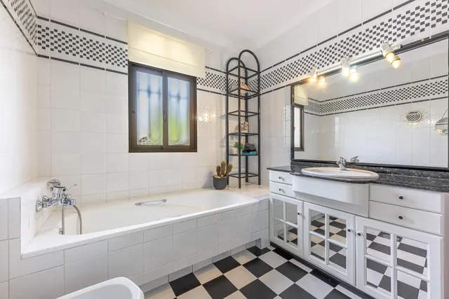 Chalet independiente con 2 viviendas , Carretera de Mijas , Malaga — 29