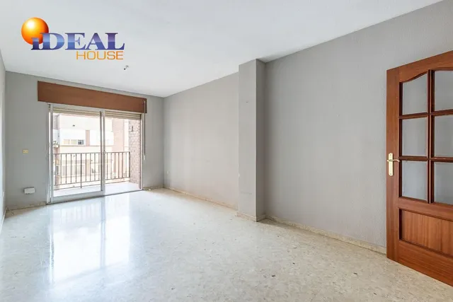Espacio, luz y comodidad en una vivienda con grandes posibilidades en zona Alcampo — 6