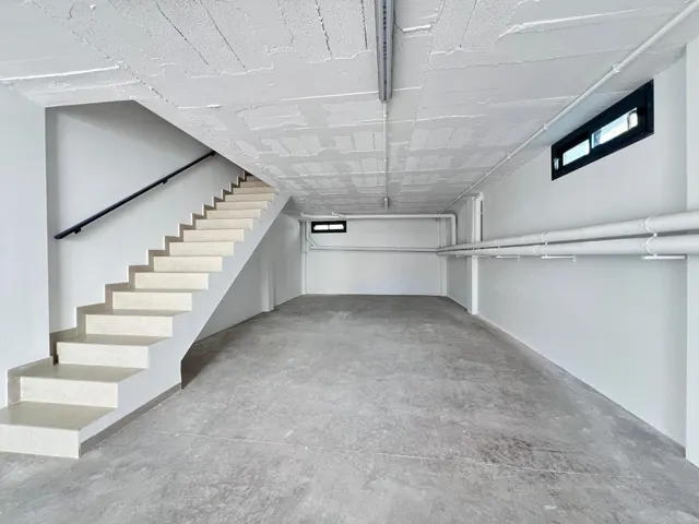 CHALET CON SOLÁRIUM, PISCINA Y SÓTANO — 32