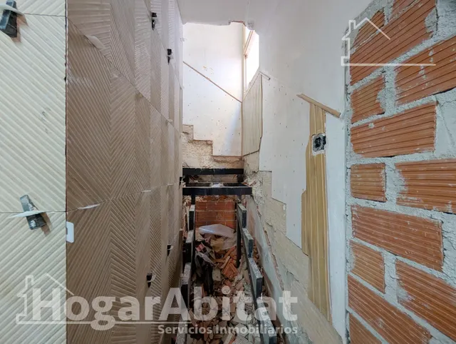 ¡MAGNÍFICA VIVIENDA! ACOGEDORA Y LUMINOSA CON TERRAZA Y BALCÓN, EN EL CENTRO — 36