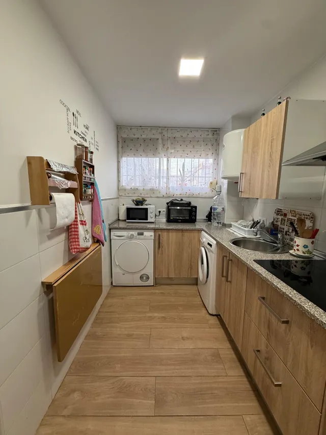 Piso de 2 dormitorios en eugenio gross – Málaga  230.000 € — 12