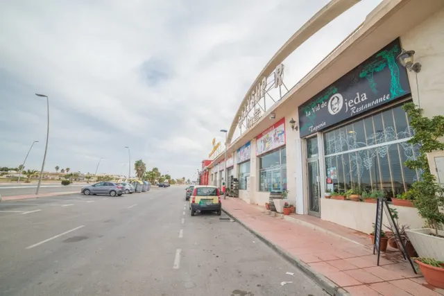Local comercial 332m² en venta - Euroroda - foto 3