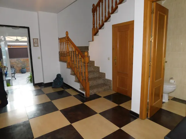 Chalet Adosado en Yuncler 3 Plantas para entrar a vivir — 27