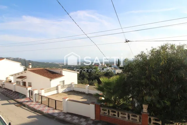 Casa con vistas al mar y dos viviendas en urbanización cerca - foto 5