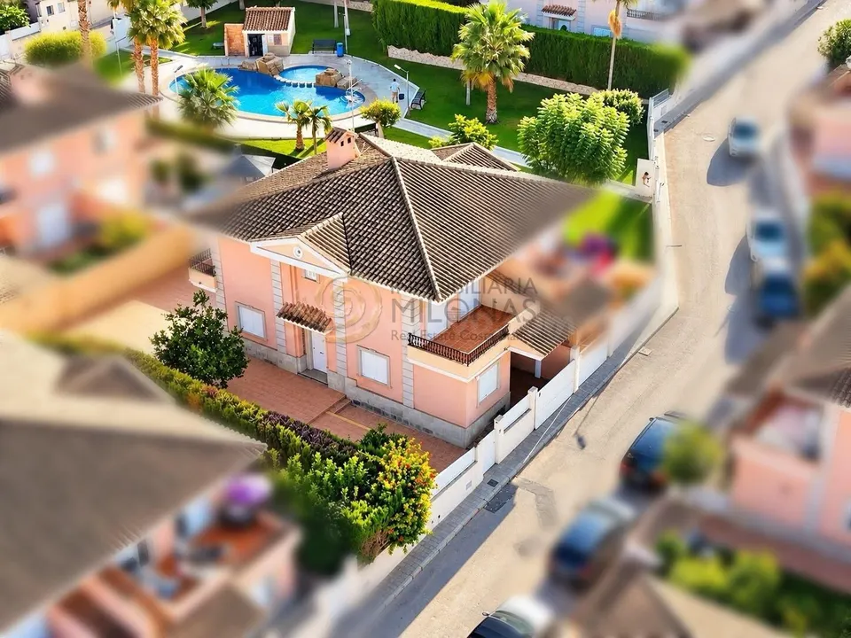 Exclusivo chalet pareado de esquina en la urbanización mira la costa – sierra helada, Benidorm