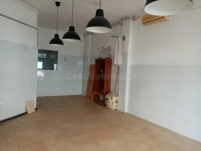 LOCAL COMERCIAL EN EL CORAZÓN DE ESTEPONA — A 100 M DE LA PLAZA CENTRAL — 4