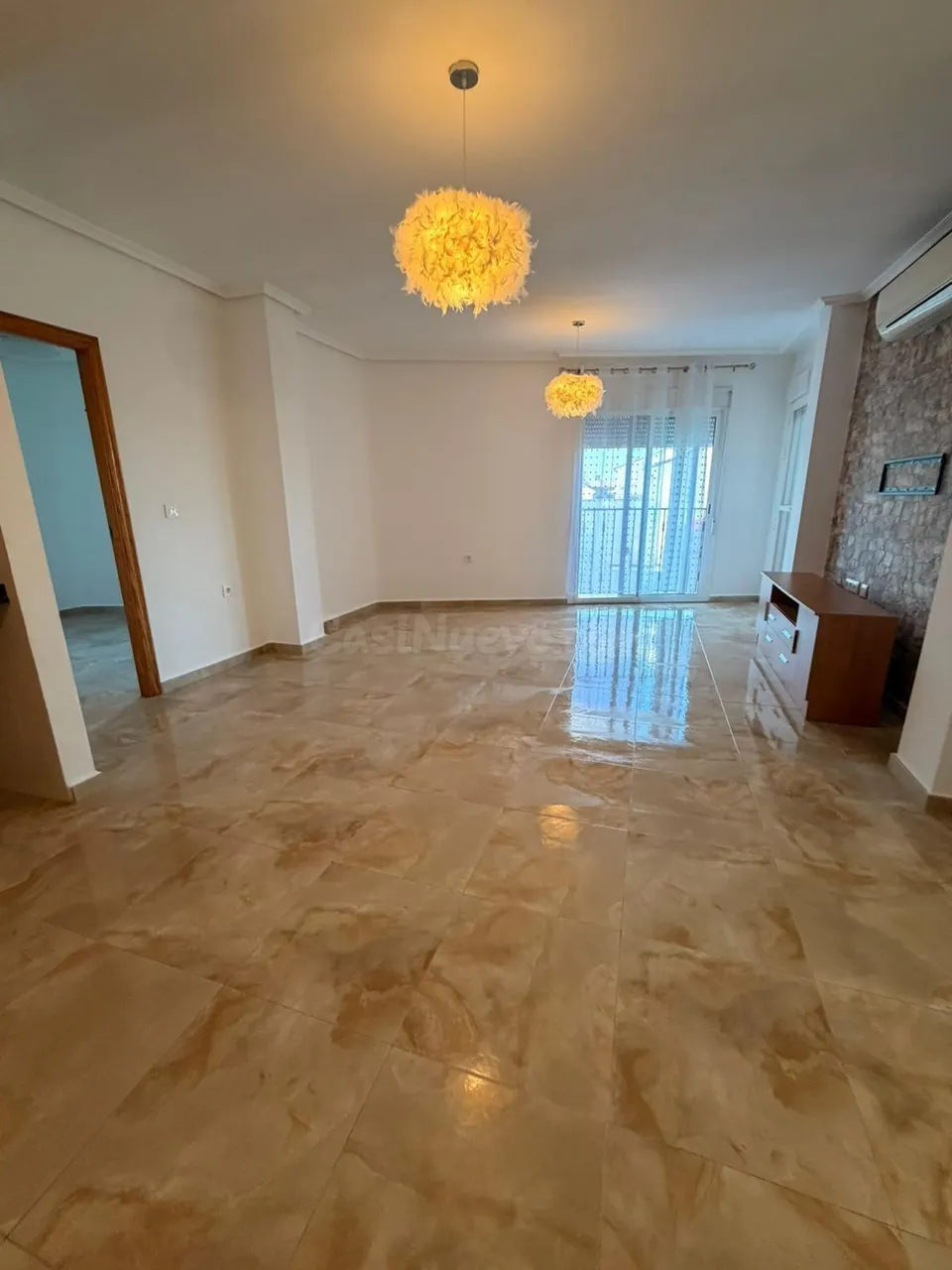 APARTAMENTO DE 2 DORMITORIOS Y 2 BAÑOS - ZONA JACARILLA -