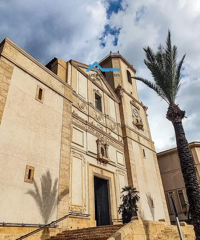 Casa de pueblo en el corazón de La Nucía, ideal para inversi - foto 3
