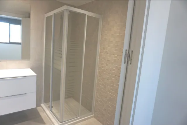 ESTRENA  ESTA ESPECTACULAR VIVIENDA CON PISCINA  DE 2 habitaciones Y DOS BAÑOS CON GARAJE INCLUIDO — 32