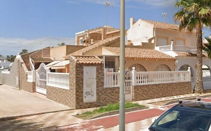 Se vende chalet en Los Narejos, Adosado en Planta Baja.