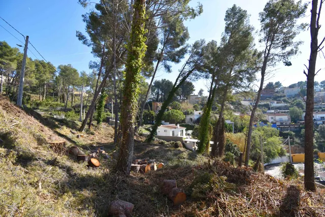 TERRENO A DOS CALLES CON VISTAS Y BUENA ORIENTACIÓN EN MAS MESTRE — 10