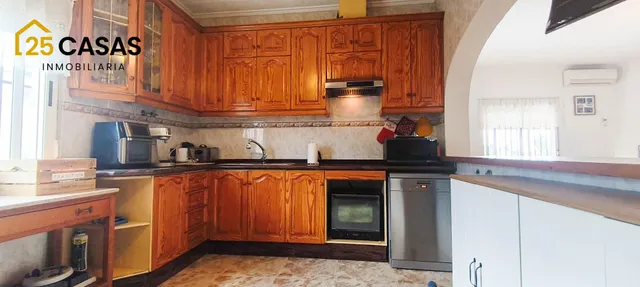 Chalet independiente con piscina y gran parcela en La Marina — 10