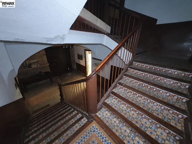 Amplia casa en sitio privilegiado. — 26