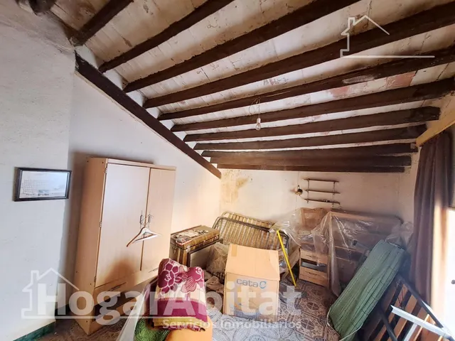 AMPLIA CASA CON 2 TERRAZAS PARA REFORMAR EN EL CENTRO — 16
