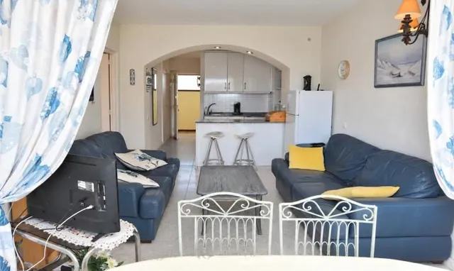 Bonito apartamento en Roses con piscinas comunitarias y vistas abiertas — 7