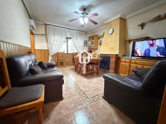 Espectacular casa pareada reformada en san vicente del raspeig: 142m2, 5 dormitorios, patio y terraza con solárium — 18